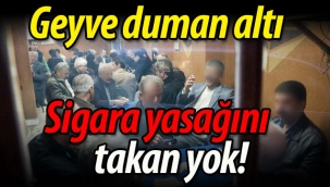 Geyve duman altı.. Sigara yasağını takan yok!