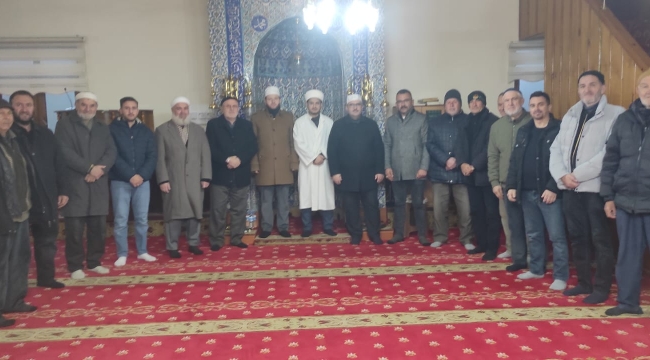 Cemaat Bayat Camii'nde buluştu